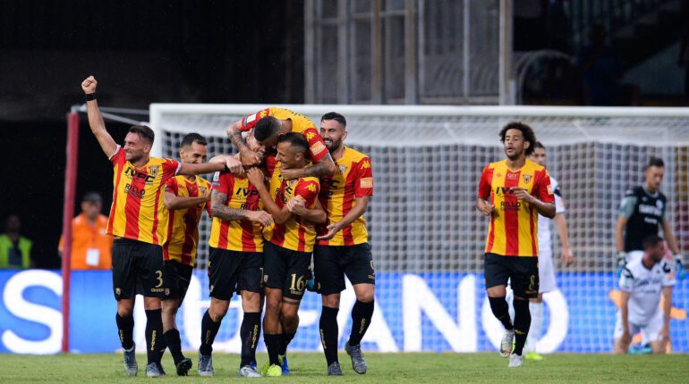Il Benevento riconquista la Serie A, con 7 turni di anticipo