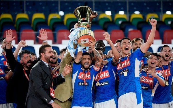 Coppa Italia – Il Napoli festeggia la vittoria ai rigori: battuta la Juventus di Sarri