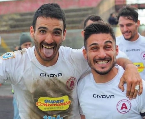 Serie D – Acireale, patto tra capitano Savanarola e Rizzo: “Vogliamo la promozione”