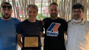 Giugliano: Agovino premiato come miglior allenatore della storia dai Tifosi del Giugliano